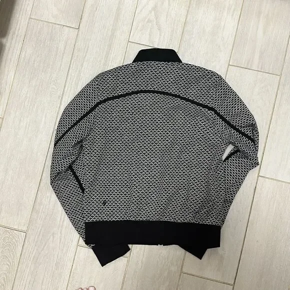 Lululemon 2 reversible bomber jacket black and white new - Picture 4 of 4
